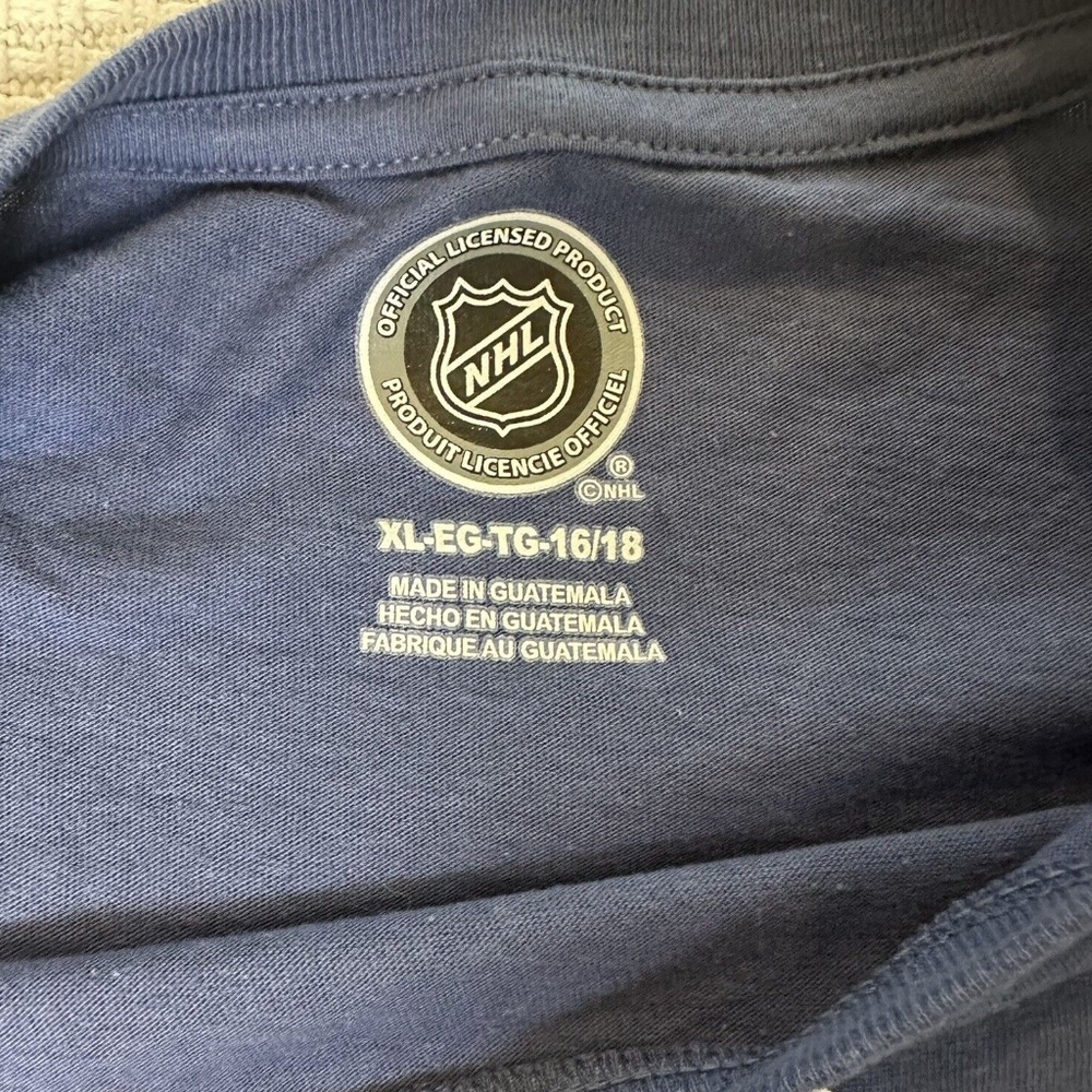 NHL Tampa Bay Lightning Hockey T-Shirt - Boys XL 16/18 - Blue - 100% Cotton NEW - Picture 3 of 7